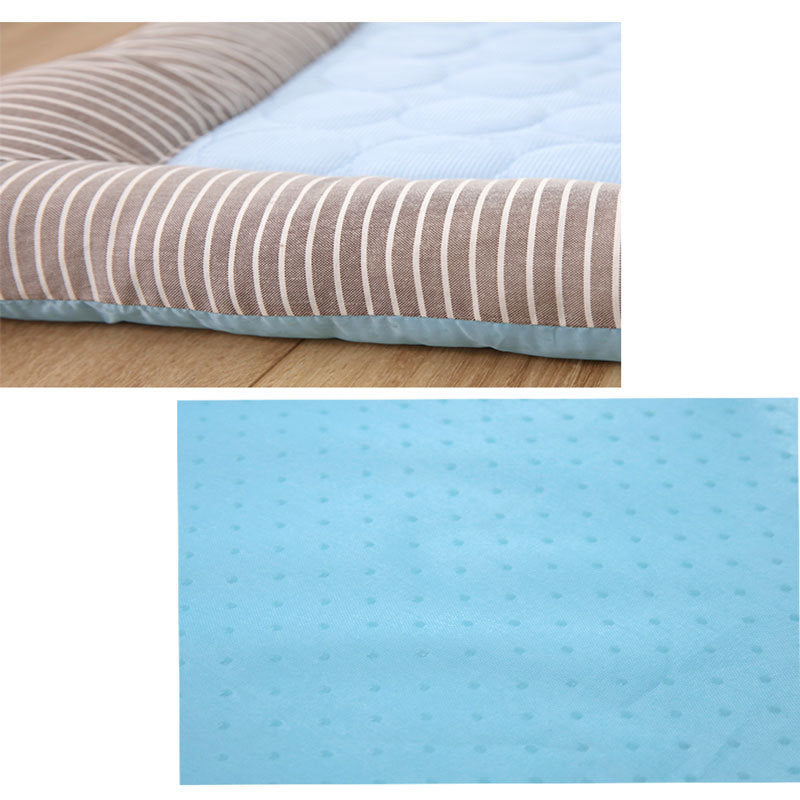 Plush Cooling Pet Pad - Sumptuous Ice Silk Mat for Summer Comfort - Woofcuties
