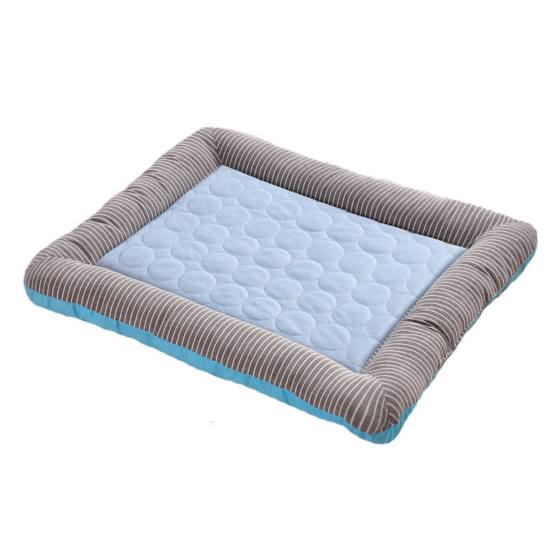Plush Cooling Pet Pad - Sumptuous Ice Silk Mat for Summer Comfort - Woofcuties
