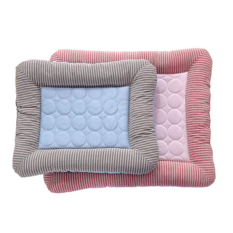 Plush Cooling Pet Pad - Sumptuous Ice Silk Mat for Summer Comfort - Woofcuties