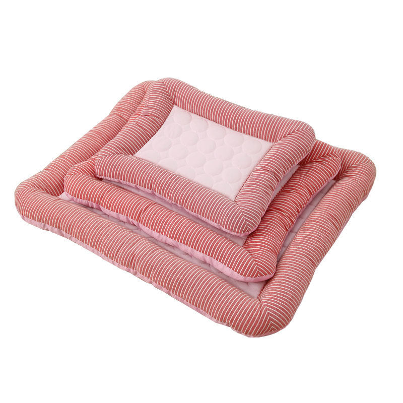 Plush Cooling Pet Pad - Sumptuous Ice Silk Mat for Summer Comfort - Woofcuties
