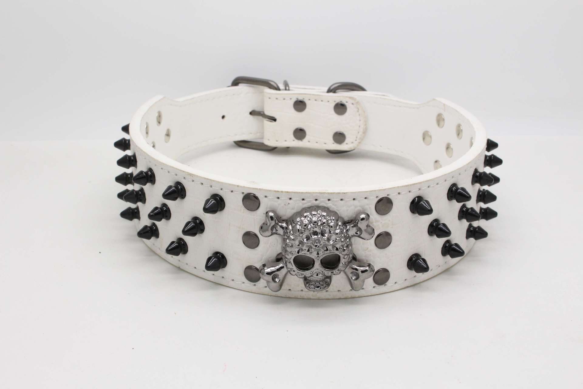 Edgy Skull Round-Head Nail Pet Collar - Woofcuties