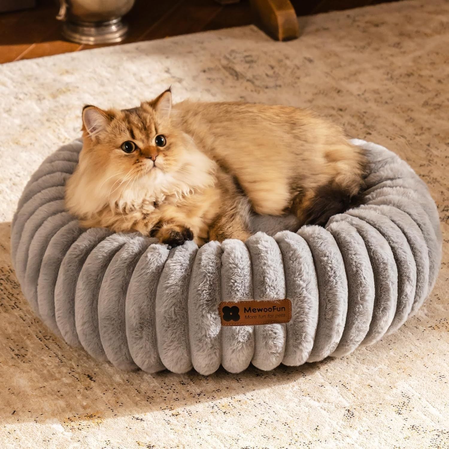 Donut Cat Bed - Washable Round Pet Bed for Indoor Cats, Kittens, and Puppies - Woofcuties